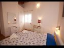 Apartmani Sora - 80 m from sea: A1(2+1), A2(4+2) Preko - Otok Ugljan   - Apartman - A1(2+1): spavaća soba