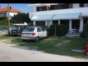 Apartmani Ana- next to the sea A1(2+2), A2(2+3), A3(2+2), A4(2+3) Bibinje - Rivijera Zadar   - parkiralište