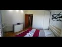 Apartmani Vlatkica - 10 m from beach: A1 Vlatkica(4), A2 Lea(4) Maslenica - Rivijera Zadar   - Apartman - A1 Vlatkica(4): spavaća soba