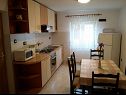 Apartmani Nadica - free parking A1(5+1), A2(4), A3(2+1) Nin - Rivijera Zadar   - Apartman - A1(5+1): kuhinja i blagovaonica