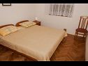 Apartmani Pupa - nice family apartments: A1 Dora(4+1), A2 Mihael(4+1), A3 Tea(2+1) Petrčane - Rivijera Zadar   - Apartman - A2 Mihael(4+1): spavaća soba