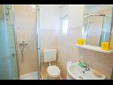 Apartmani Teo - 8m from the sea & parking: A1 žuti(4), A2 bijeli(4), A3 novi(4) Privlaka - Rivijera Zadar   - Apartman - A1 žuti(4): kupaonica s toaletom