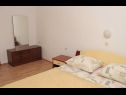 Apartmani Vinko - big terrace and grill A5(2+1), SA6(2)Crveni, SA7(2)Plavi Vir - Rivijera Zadar   - Apartman - A5(2+1): spavaća soba