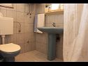 Apartmani i sobe Jagoda - comfy and cozy : A1 Lijevi (3+2), A2 Desni (3+2), R1(4) Zadar - Rivijera Zadar   - Apartman - A2 Desni (3+2): kupaonica s toaletom