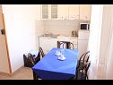 Apartmani i sobe Jagoda - comfy and cozy : A1 Lijevi (3+2), A2 Desni (3+2), R1(4) Zadar - Rivijera Zadar   - Apartman - A2 Desni (3+2): kuhinja i blagovaonica