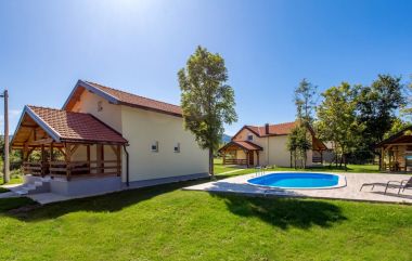  Blue house - outdoor pool: H(8+2) Plaški - Kontinentalna Hrvatska - Hrvatska