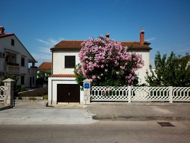 Apartmani Tonia - great location & afordable: A1(4+1), SA2(2) Mali Lošinj - Otok Lošinj  