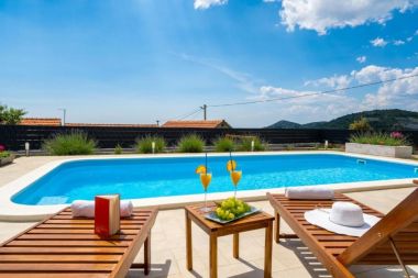 Kuća za odmor Pax - with pool: H(4+2) Marina - Rivijera Trogir  - Hrvatska