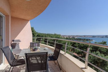 Apartmani Pery - 2 bedroom sea view apartment: A1(4+1) Trogir - Rivijera Trogir  