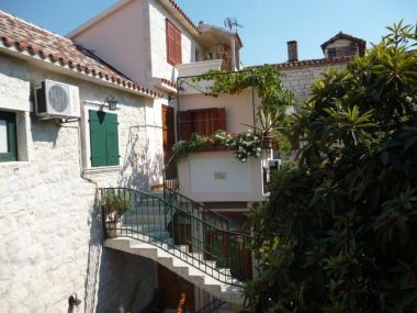 Apartmani i sobe Jare - in old town R1 zelena(2), A2 gornji (2+2) Trogir - Rivijera Trogir  