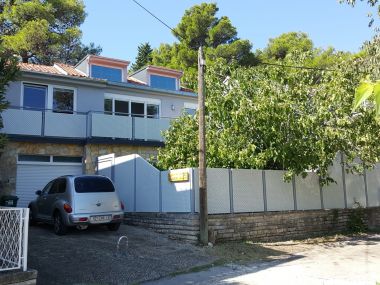 Apartmani Robi - 100 meters to the beach A1(2), A2(4+1), A3(4), A4 galerija(2) Donji Karin - Rivijera Zadar  