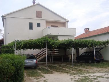 Apartmani Slava - private parking: A1(6+1), A2(4+1) Nin - Rivijera Zadar  