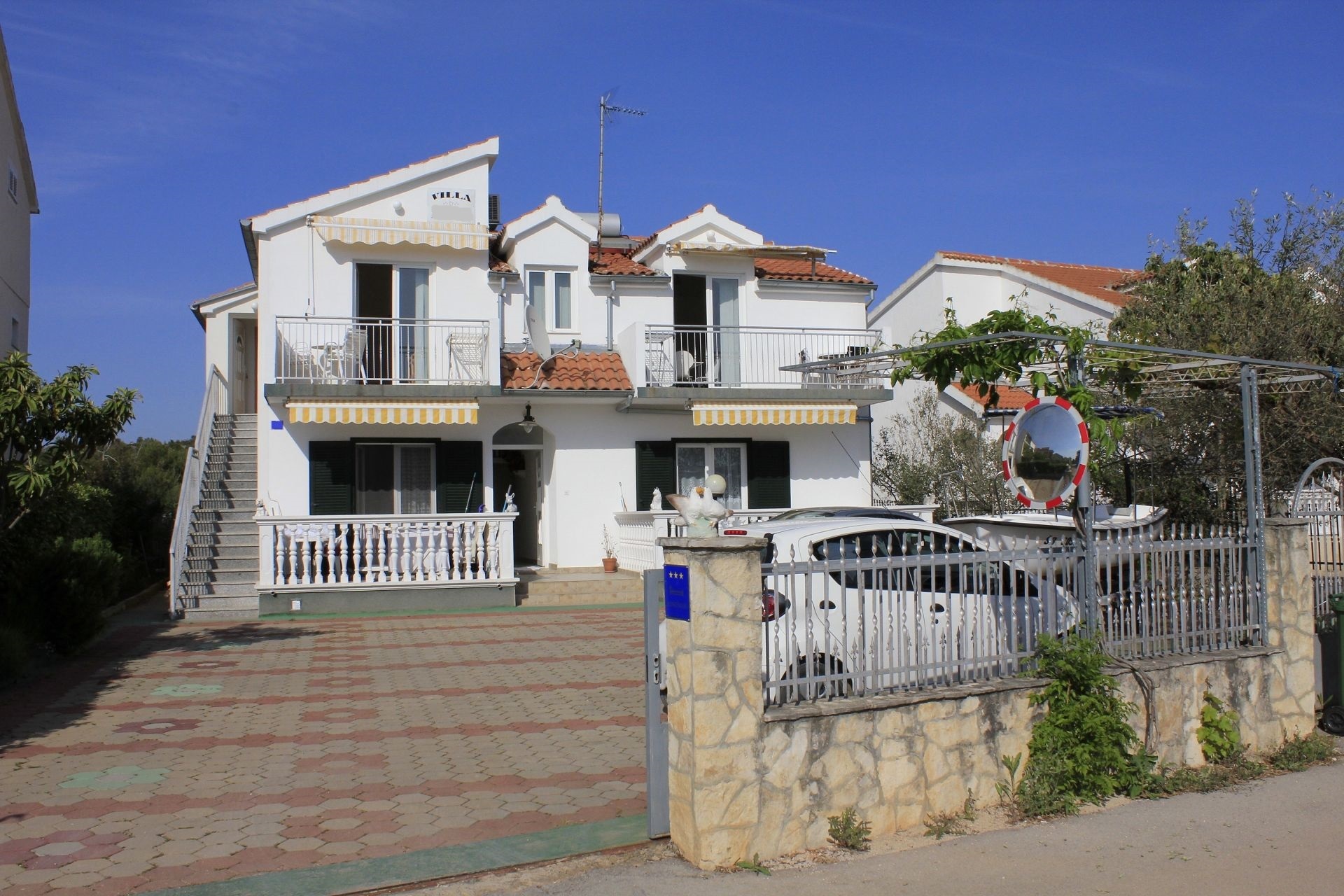 Apartmani Vik - 250 m from beach A1(4), A2(3), A3(2), SA4(2) Brodarica - Rivijera Šibenik  