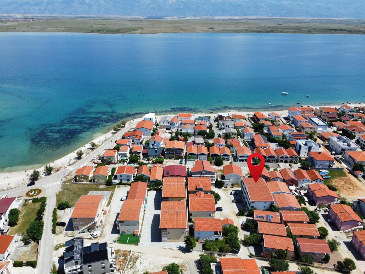 Apartmani Gavro - 20 m from the sea: A1(4), A2 (2+2) Vir - Rivijera Zadar  
